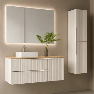 Mueble de baño Marte suspendido con tapa de melamina para lavabo sobre encimera, en blanco, ambientado en baño, vista 8