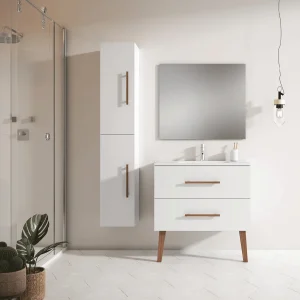 Mueble de baño Fusta con lavabo de porcelana y diseño con patas, en blanco, ambientado en baño