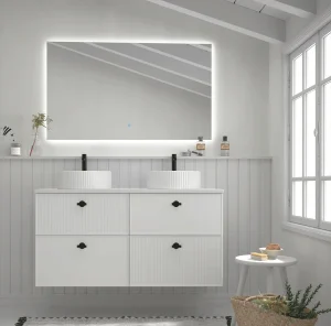 Mueble de baño colección Blanca con lavabo de porcelana, en blanco, ambientado en baño