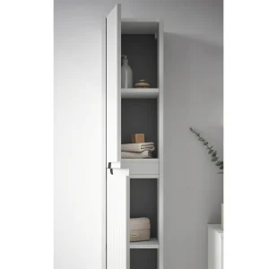 Columna auxiliar de baño suspendida Ezio con dos puertas y baldas interiores, en blanco, abierto con el interior visible