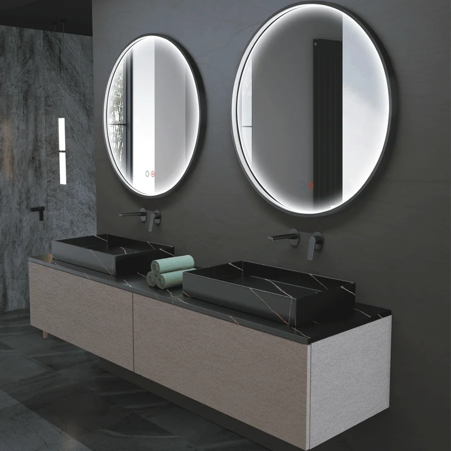 Espejo de baño Nepal redondo con luz LED perimetral y marco negro mate, doble, sobre mueble con dos lavabos