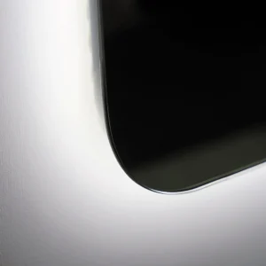 Espejo Dinamarca cuadrado retroiluminado con luz LED fría, detalle de la luz LED