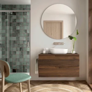 Conjunto de baño Vima suspendido con 2 cajones y encimera, en madera, ambientado en baño
