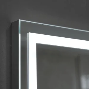 Espejo de baño Malta cuadrado con luz LED Triled y espejo aumento x5, detalle de la luz LED