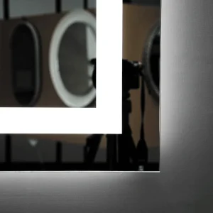 Espejo de baño Holanda cuadrado con luz LED frontal fría y antivaho, detalle de la luz LED, vista 4
