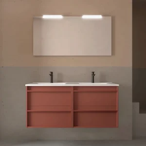 Mueble de baño Attila con 4 cajones, doble lavabo porcelánico, en rojo, ambientado en baño