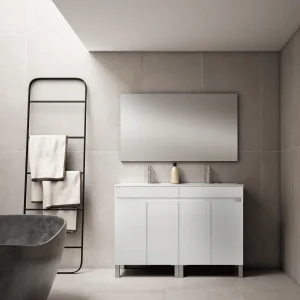 Mueble de baño Stephanie 120 cm con doble lavabo cerámico y 4 puertas, en blanco, ambientado en baño