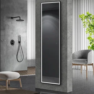 Espejo de baño New York rectangular con luz LED Triled y marco negro u oro cepillado, ambientado en baño, vista 3