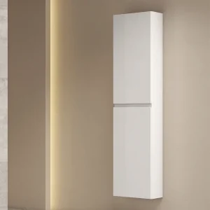 Columna de baño Porto en roble claro, en blanco, ambientado en baño