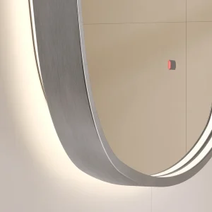 Espejo de baño Catania con luz LED retroiluminada y sensor, detalle de la luz LED