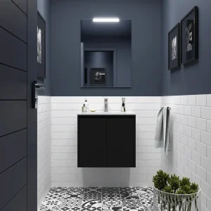 Mueble de baño Noja suspendido con lavabo de porcelana y 2 puertas, en negro, ambientado en baño