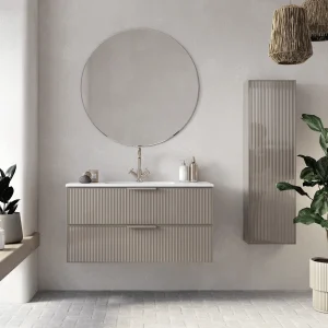 Mueble de baño suspendido Bellagio con lavabo de porcelana en acabado Argilla, en gris claro con espejo redondo y columna
