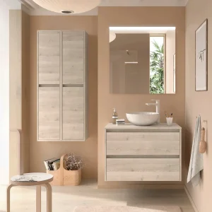 Mueble de baño suspendido Noja con 2 cajones y tapa para lavabo sobre encimera, en madera clara, ambientado en baño