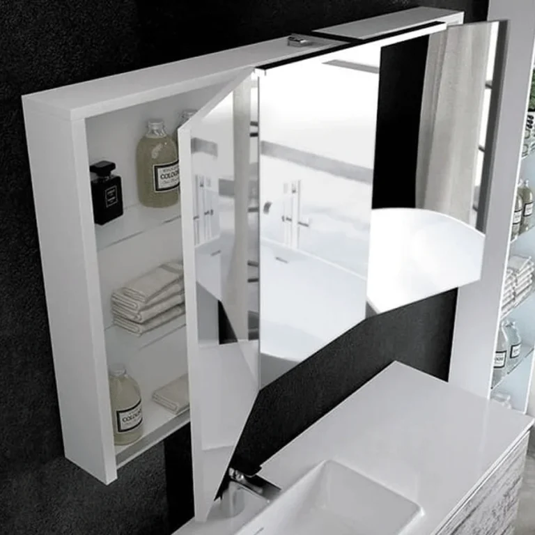 Camerino Córcega tres puertas (tríptico orientable), abierto con estantes interiores, en blanco