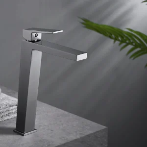 Grifo monomando lavabo caño alto serie Art de Imex, en gris oscuro, ambientado en baño