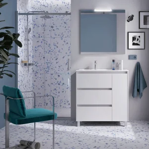 Mueble de baño Noja con 3 cajones, 1 puerta, lavabo desplazado y patas cromadas, en blanco, ambientado en baño, vista 4