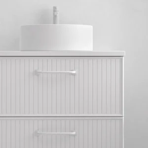 Mueble de baño suspendido Carmen 80 cm con lavabo Aire y 2 cajones, detalle del acabado en blanco