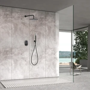 Conjunto de ducha empotrado monomando serie Olimpo de Imex, en negro, instalado en ducha