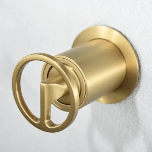 Grifo empotrado de lavabo monomando serie Olimpo de Imex, detalle del mando en dorado