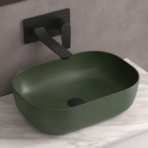 Lavabo de posar Carla, lavabo sobre encimera de porcelana para baño moderno, en verde, ambientado en baño