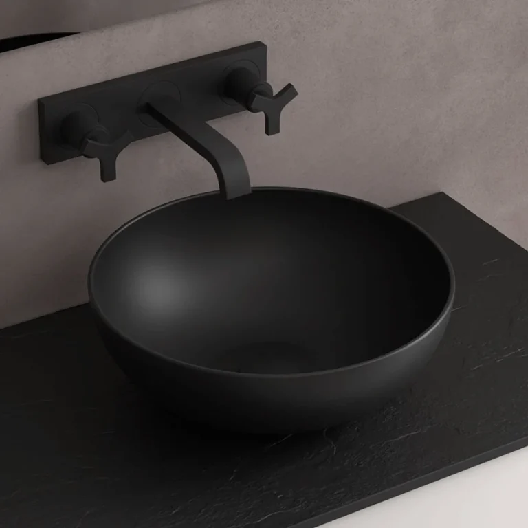 Lavabo Lokum sobre encimera circular en porcelana negra mate
