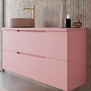 Mueble de baño Paris suspendido con 2 cajones y tapa para lavabo sobre encimera, en rosa, ambientado en baño, vista 9