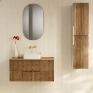 Mueble de baño Júpiter con tapa de melamina Roble Ostippo, en madera, ambientado en baño
